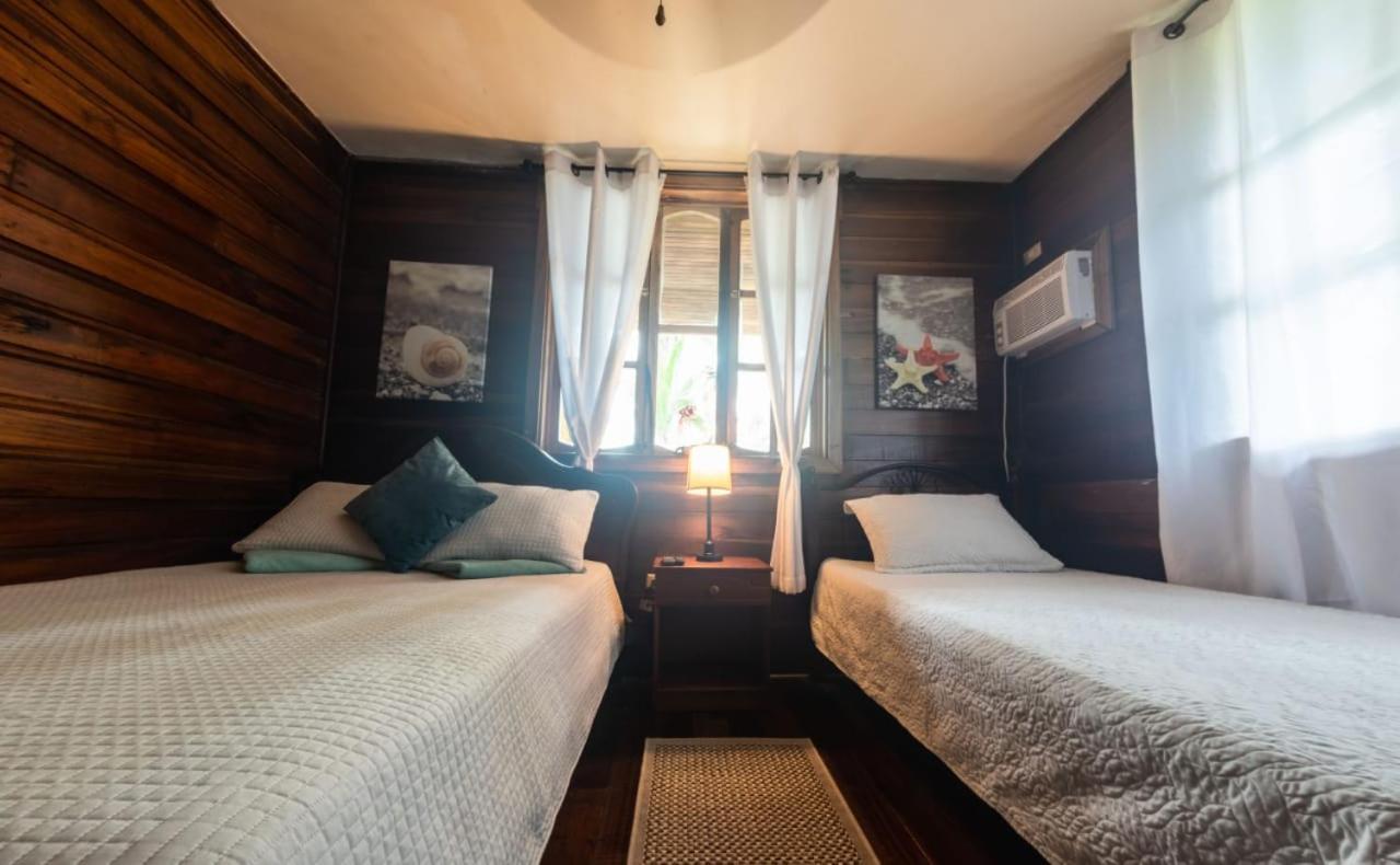 Hotel Tierra Verde Bed And Breakfast โบกัสทาวน์ ภายนอก รูปภาพ