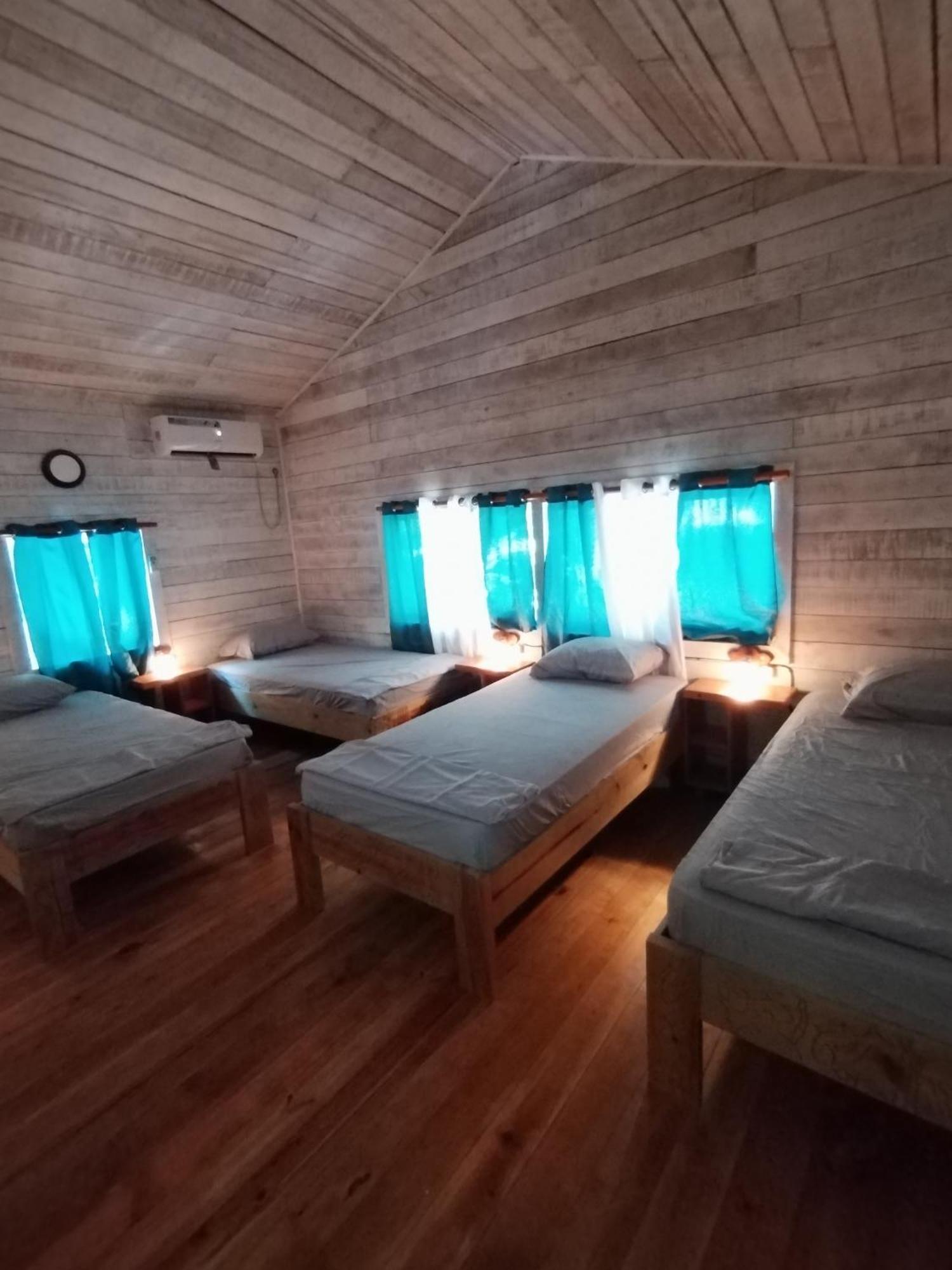 Hotel Tierra Verde Bed And Breakfast โบกัสทาวน์ ภายนอก รูปภาพ
