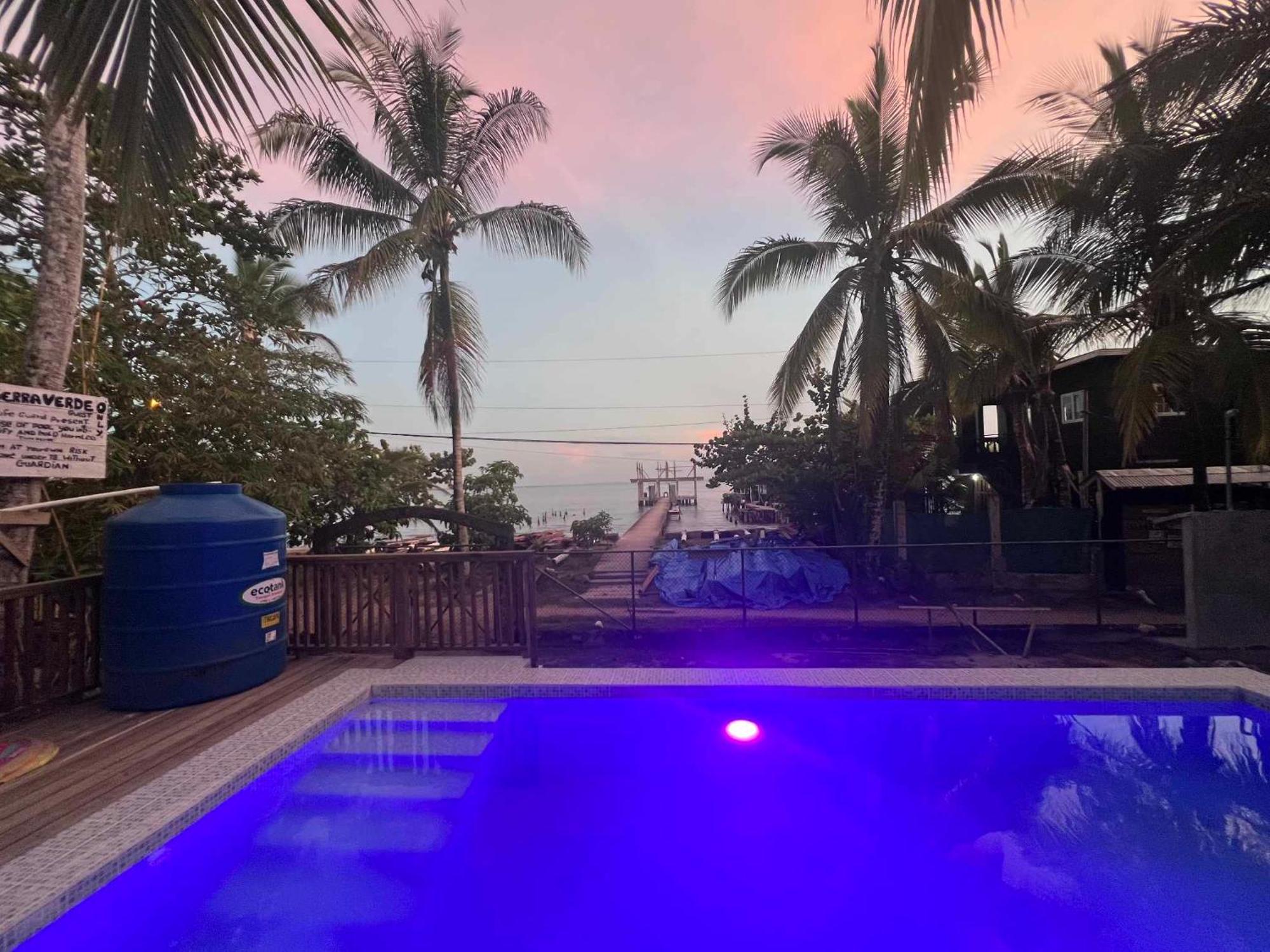 Hotel Tierra Verde Bed And Breakfast โบกัสทาวน์ ภายนอก รูปภาพ