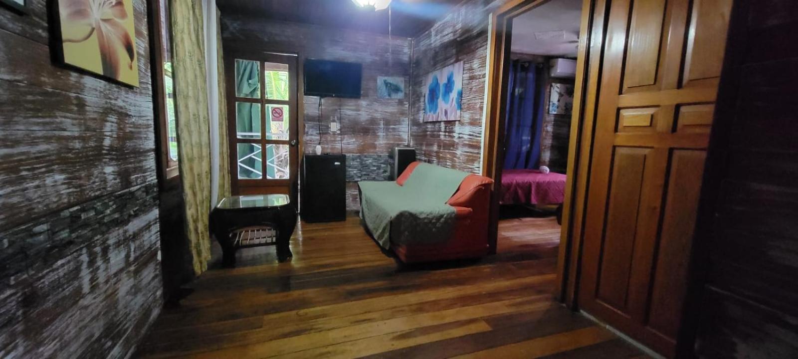 Hotel Tierra Verde Bed And Breakfast โบกัสทาวน์ ภายนอก รูปภาพ