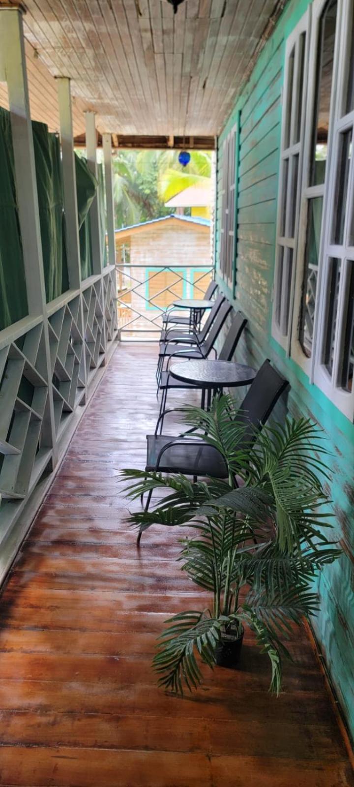 Hotel Tierra Verde Bed And Breakfast โบกัสทาวน์ ภายนอก รูปภาพ
