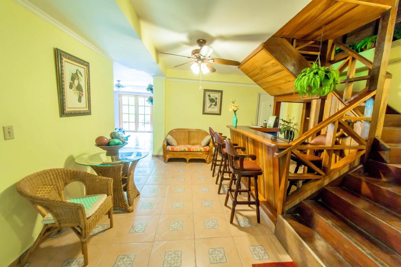 Hotel Tierra Verde Bed And Breakfast โบกัสทาวน์ ภายนอก รูปภาพ
