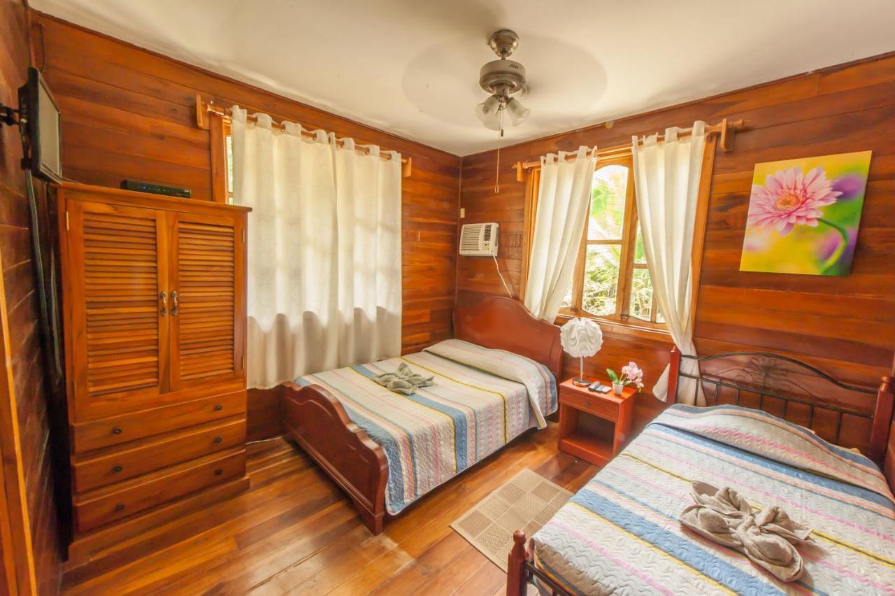 Hotel Tierra Verde Bed And Breakfast โบกัสทาวน์ ภายนอก รูปภาพ